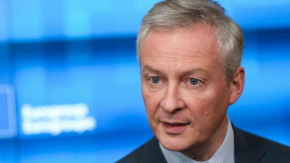 O scena erotica scrisa de ministrul francez al Economiei a devenit virala. „Milioane de oameni nu au ce manca si Bruno Le Maire scrie romane” O scena erotica scrisa de ministrul francez al Economiei a devenit virala. „Milioane de oameni nu au ce manca si Bruno Le Maire scrie romane”