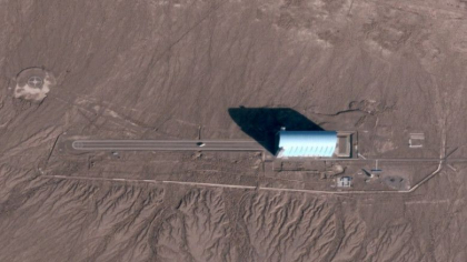 „Submarinul cerului”: Imaginile din satelit au dezvaluit ce ascunde China intr-un hangar misterios din mijlocul desertului „Submarinul cerului”: Imaginile din satelit au dezvaluit ce ascunde China intr-un hangar misterios din mijlocul desertului