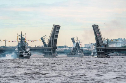 Rusia a concentrat pe neasteptate nave de razboi inarmate cu rachete Kalibr in Marea Nordului Rusia a concentrat pe neasteptate nave de razboi inarmate cu rachete Kalibr in Marea Nordului