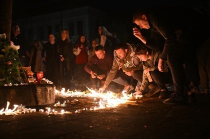 Masacrul de la scoala din Belgrad: Baiatul a tras 57 de gloante in cateva minute. Noi detalii despre elevul de 13 ani care si-a ucis opt colegi Masacrul de la scoala din Belgrad: Baiatul a tras 57 de gloante in cateva minute. Noi detalii despre elevul de 13 ani care si-a ucis opt colegi