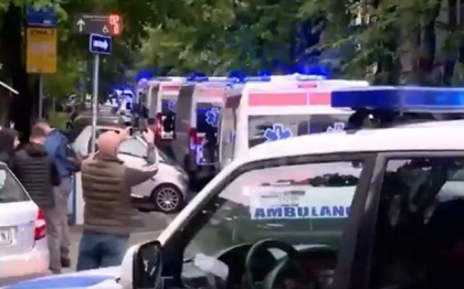Jocuri bizare si glume macabre dupa tragedia din Belgrad: Elevii il imita pe atacator, fac liste si simuleaza atacuri. Politia a primit 25 de sesizari de la scoli intr-o singura zi