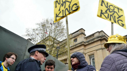 52 de persoane retinute in timpul incoronarii lui Charles al III-lea. Faptele de care sunt acuzate