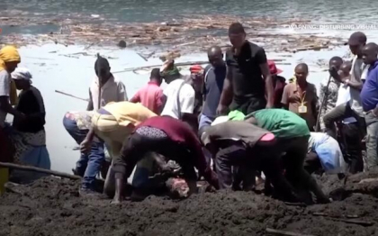 Circa 400 de morti sunt inregistrati in urma inundatiilor si alunecarile de teren provocate de ploile abundente din provincia Sud-Kivu, in estul Republicii Democrate Congo - VIDEO 