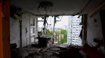 Imagini cu urmarile atacului din Kiev. Autoritatile ucrainene spun ca distrugerile au fost provocate de resturile dronelor doborate - FOTO/VIDEO Imagini cu urmarile atacului din Kiev. Autoritatile ucrainene spun ca distrugerile au fost provocate de resturile dronelor doborate - FOTO/VIDEO