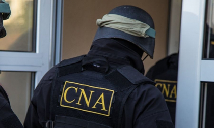 Ultima ora. Perchezitii matinale in dosarul de corupere a alegatorilor: ofiterii CNA descind la stafful electoral al candidatului Partidului Poltic SOR Ultima ora. Perchezitii matinale in dosarul de corupere a alegatorilor: ofiterii CNA descind la stafful electoral al candidatului Partidului Poltic SOR
