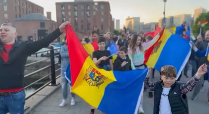 Surpriza inainte de marea finala Eurovision. Diaspora moldoveneasca din Liverpool a venit sa-l sustina pe Pasha Parfeni. Reactia artistului - VIDEO Surpriza inainte de marea finala Eurovision. Diaspora moldoveneasca din Liverpool a venit sa-l sustina pe Pasha Parfeni. Reactia artistului - VIDEO