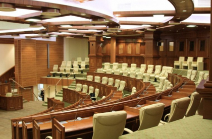 Trei partide ar accede in Parlament, daca duminica viitoare ar avea loc alegeri anticipate. Cum ar arata distribuirea mandatelor. Datele unui sondaj iData - FOTO