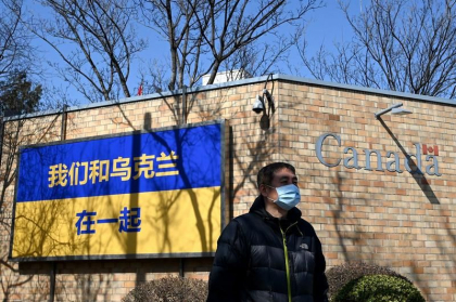China le cere ambasadelor straine sa inlature de pe fatade semnele de sprijin pentru Ucraina China le cere ambasadelor straine sa inlature de pe fatade semnele de sprijin pentru Ucraina