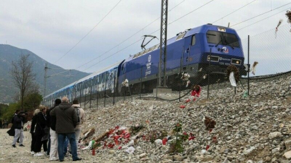 Grecia: Familiile victimelor accidentului feroviar soldat cu 57 de morti, plangere impotriva premierului Kyriakos Mitsotakis