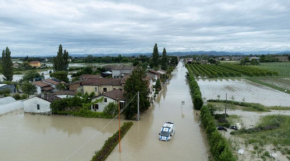 Noua morti si 1.000 de evacuati in Italia devastata de 36 de ore de un ciclon. Imagini dramatice cu oameni salvati de pe acoperisuri - FOTO/VIDEO