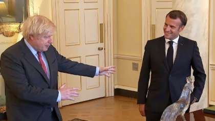 Boris Johnson il considera pe Emmanuel Macron ''lingaul lui Putin'' la inceputul invaziei ruse in Ucraina Boris Johnson il considera pe Emmanuel Macron ''lingaul lui Putin'' la inceputul invaziei ruse in Ucraina