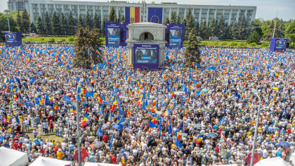 Politia anunta ca aproape 80 de mii de cetateni  au participat la Adunarea „Moldova Europeana”