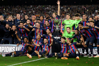 FC Barcelona a primit trofeul de campioana pe Camp Nou. Cele mai frumoase imagini de la sarbatoarea catalanilor - FOTO FC Barcelona a primit trofeul de campioana pe Camp Nou. Cele mai frumoase imagini de la sarbatoarea catalanilor - FOTO