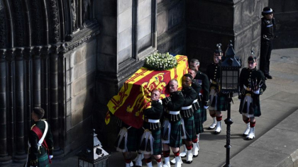 Cat au costat funeraliile Reginei Elisabeta a II-a a Marii Britanii. Anuntul Trezoreriei britanice