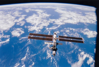 Doi astronauti sauditi, un barbat si o femeie, au decolat spre Statia Spatiala Internationala - VIDEO Doi astronauti sauditi, un barbat si o femeie, au decolat spre Statia Spatiala Internationala - VIDEO