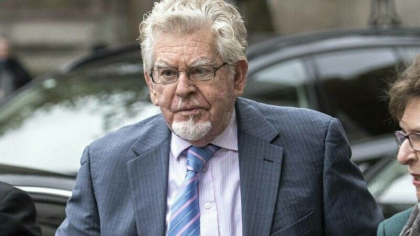 Prezentatorul TV Rolf Harris, fost star al BBC, condamnat pentru pedofilie, a murit la 93 de ani
Prezentatorul TV Rolf Harris, fost star al BBC, condamnat pentru pedofilie, a murit la 93 de ani