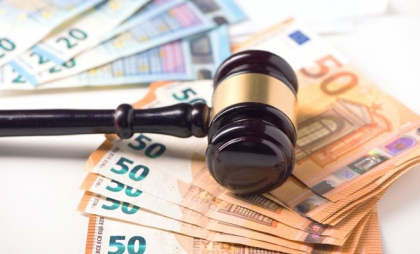 A reusit in doar patru luni sa reduca ilegal TVA-ul companiei cu aproape 19 milioane de lei. Un barbat si o intreprindere din domeniul vanzarilor, impusi sa achite banii statului A reusit in doar patru luni sa reduca ilegal TVA-ul companiei cu aproape 19 milioane de lei. Un barbat si o intreprindere din domeniul vanzarilor, impusi sa achite banii statului