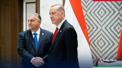 Emirul din Qatar si premierul ungar Viktor Orban l-au felicitat pe „fratele” Erdogan pentru o victorie „incontestabila”, inainte de rezultatele oficiale si la un scor strans Emirul din Qatar si premierul ungar Viktor Orban l-au felicitat pe „fratele” Erdogan pentru o victorie „incontestabila”, inainte de rezultatele oficiale si la un scor strans