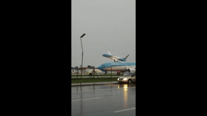 Cascadorie socanta cu noul avion prezidential al Argentinei. Pilotul a facut o manevra riscanta chiar la zborul inaugural al aeronavei - VIDEO Cascadorie socanta cu noul avion prezidential al Argentinei. Pilotul a facut o manevra riscanta chiar la zborul inaugural al aeronavei - VIDEO