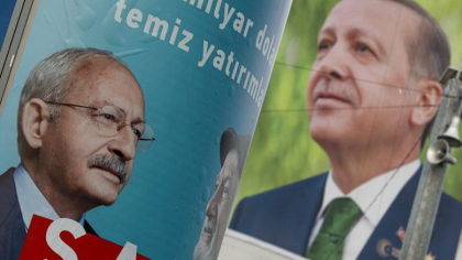 Ce sanse mai are Kilicdaroglu sa castige in fata lui Erdogan. Cinci moduri in care opozitia turca incearca sa-l invinga pe „Sultan” Ce sanse mai are Kilicdaroglu sa castige in fata lui Erdogan. Cinci moduri in care opozitia turca incearca sa-l invinga pe „Sultan”