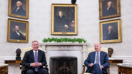 Biden si republicanii au ajuns la un acord de principiu pentru evitarea incapacitatii de plata a SUA. Intalnire decisiva la Casa Alba Biden si republicanii au ajuns la un acord de principiu pentru evitarea incapacitatii de plata a SUA. Intalnire decisiva la Casa Alba