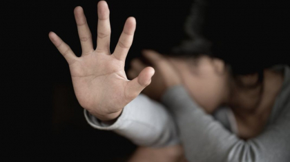Cutremurator. Un barbat, condamnat la 25 de ani de inchisoare, dupa ce si-a violat de mai multe ori fiica de 14 ani Cutremurator. Un barbat, condamnat la 25 de ani de inchisoare, dupa ce si-a violat de mai multe ori fiica de 14 ani