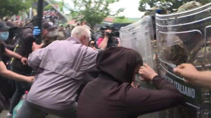 Ciocnire violenta intre protestatari si trupele de mentinere a pacii in Kosovo. 25 de soldati au fost raniti