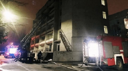 Trei pacienti au murit si alti 20 au fost raniti intr-un incendiu izbucnit la un spital din Austria Trei pacienti au murit si alti 20 au fost raniti intr-un incendiu izbucnit la un spital din Austria