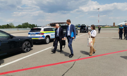 Josep Borrell si Ursula von der Leyen au ajuns la Chisinau. Inaltul Reprezentant al UE urmeaza sa inmaneze oficial echipamentul nou livrat Fortelor Armate ale Republicii Moldova - FOTO 