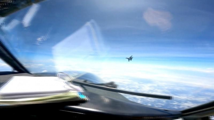 Momentul in care un avion de spionaj american este interceptat „periculos" de o aeronava de lupta chinezeasca - VIDEO Momentul in care un avion de spionaj american este interceptat „periculos" de o aeronava de lupta chinezeasca - VIDEO