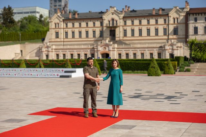 Ultima ora. Volodimir Zelenski a ajuns la Bulboaca. Presedintele ucrainean, intampinat de Maia Sandu - FOTO/VIDEO Ultima ora. Volodimir Zelenski a ajuns la Bulboaca. Presedintele ucrainean, intampinat de Maia Sandu - FOTO/VIDEO