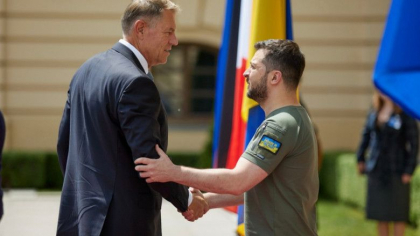 Presedintele Romaniei, Klaus Iohannis si Zelenski au transmis o declaratie comuna la Summitul Comunitatii Politice Europene Presedintele Romaniei, Klaus Iohannis si Zelenski au transmis o declaratie comuna la Summitul Comunitatii Politice Europene