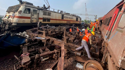 Marturii din trenurile mortii in India: „Un copil, ai carui parinti probabil murisera, plangea. A murit si el dupa putin timp” Marturii din trenurile mortii in India: „Un copil, ai carui parinti probabil murisera, plangea. A murit si el dupa putin timp”