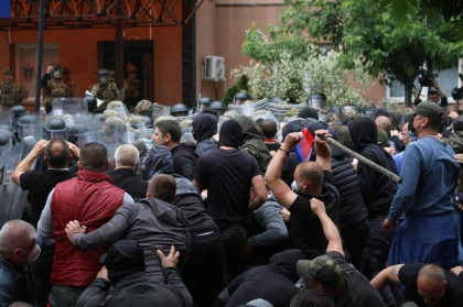 Comisia Europeana ameninta Serbia si Kosovo cu „consecinte” daca vor continua violentele Comisia Europeana ameninta Serbia si Kosovo cu „consecinte” daca vor continua violentele