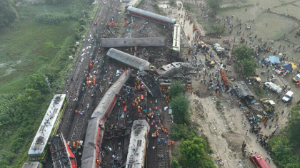 Catastrofa feroviara din India. Traficul, reluat la 51 de ore de la producerea accidentului. Bilantul victimelor, revizuit