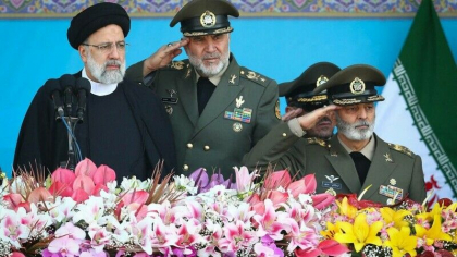 Iranul si-a prezentat prima racheta hipersonica. Cum arata temuta arma supranumita „Fattah” - FOTO Iranul si-a prezentat prima racheta hipersonica. Cum arata temuta arma supranumita „Fattah” - FOTO