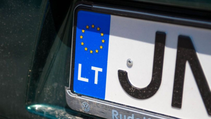 Votat in prima lectura: Proprietarii masinilor cu numere de inmatriculare straine le vor putea vamui cu o reducere de 70%