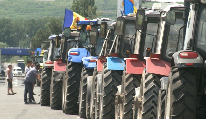 Vor protesta si astazi. Agricultorii anunta ca vor iesi din nou cu tractoarele in strada: Ar putea fi blocate mai multe drumuri nationale. Care sunt acestea Vor protesta si astazi. Agricultorii anunta ca vor iesi din nou cu tractoarele in strada: Ar putea fi blocate mai multe drumuri nationale. Care sunt acestea