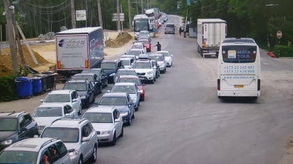 Aglomeratie la frontiera cu Romania. Zeci de masini asteapta sa iasa, dar si sa intre in Republica Moldova, la vama Leuseni - FOTO Aglomeratie la frontiera cu Romania. Zeci de masini asteapta sa iasa, dar si sa intre in Republica Moldova, la vama Leuseni - FOTO