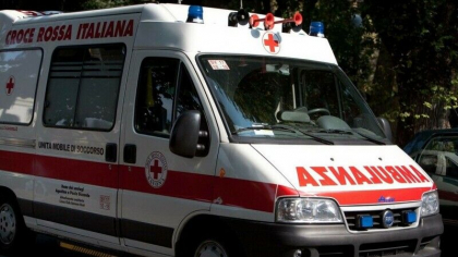 Gest socant in Italia. Un barbat a smuls cu dintii urechea unui trecator, enervat ca acesta se uita la sotia sa Gest socant in Italia. Un barbat a smuls cu dintii urechea unui trecator, enervat ca acesta se uita la sotia sa
