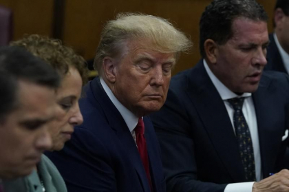 Donald Trump a fost luat in custodie, inaintea audierii. Ce presupune aceasta procedura. Trump a pledat nevinovat Donald Trump a fost luat in custodie, inaintea audierii. Ce presupune aceasta procedura. Trump a pledat nevinovat