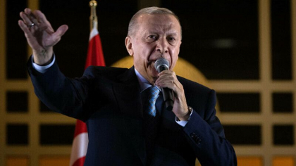 Erdogan: Turcia nu poate privi pozitiv candidatura Suediei la NATO in timp ce „teroristii” protesteaza la Stockholm