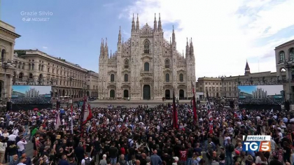 Funeralii de stat grandioase pentru Silvio Berlusconi. Italia isi ia ramas bun printr-o zi de doliu contestata. Mesajul de adio al celor cinci copii ai fostului premier, pe o pagina intreaga de ziar Funeralii de stat grandioase pentru Silvio Berlusconi. Italia isi ia ramas bun printr-o zi de doliu contestata. Mesajul de adio al celor cinci copii ai fostului premier, pe o pagina intreaga de ziar
