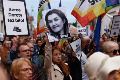„Nu ne mai ucideti”. Protest in Polonia fata de legea anti-avort, dupa moartea unei femei