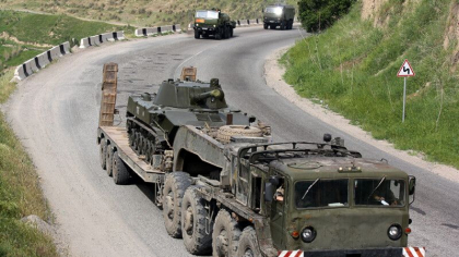 Rusii ii forteaza pe ucraineni sa le repare echipamentul militar, pentru ca mecanicii lor nu sunt in stare Rusii ii forteaza pe ucraineni sa le repare echipamentul militar, pentru ca mecanicii lor nu sunt in stare