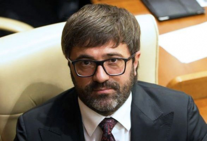 Vladimir Andronachi ramane in arest la domiciliu. Este cercetat in dosarul frauda bancara Vladimir Andronachi ramane in arest la domiciliu. Este cercetat in dosarul frauda bancara