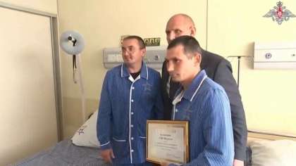Suma uriasa de bani pe care a primit-o un soldat rus care a distrus un tanc german in Ucraina - VIDEO Suma uriasa de bani pe care a primit-o un soldat rus care a distrus un tanc german in Ucraina - VIDEO