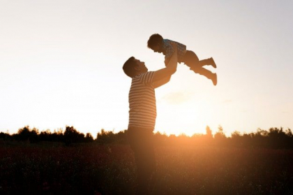 Votat in prima lectura: Concediu paternal fragmentat in parti, mai multe optiuni de stabilire a indemnizatiei, masuri de sprijin pentru familiile care adopta copii Votat in prima lectura: Concediu paternal fragmentat in parti, mai multe optiuni de stabilire a indemnizatiei, masuri de sprijin pentru familiile care adopta copii