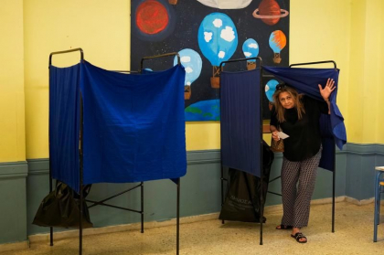 Alegeri parlamentare in Grecia. Sondajele arata o victorie clara pentru partidul conservator Noua Democratie
Alegeri parlamentare in Grecia. Sondajele arata o victorie clara pentru partidul conservator Noua Democratie