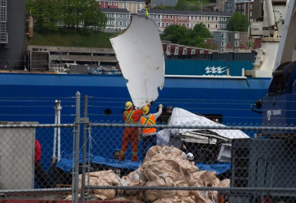 „Presupuse ramasite umane” gasite printre resturile submersibilului Titan care a facut implozie in Oceanul Atlantic
„Presupuse ramasite umane” gasite printre resturile submersibilului Titan care a facut implozie in Oceanul Atlantic